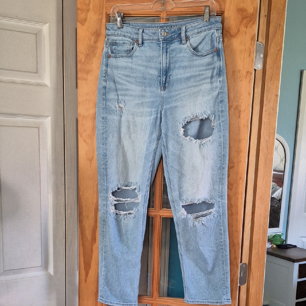 American Eagle Outfitters Light Blue Distressed Straight Leg Jeans